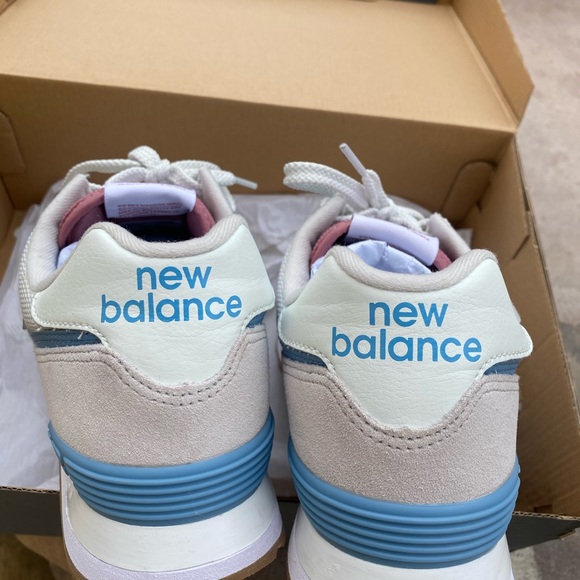 New Balance 574 v 2 Essentials Grey Pink Suede - Picture 8 of 10
